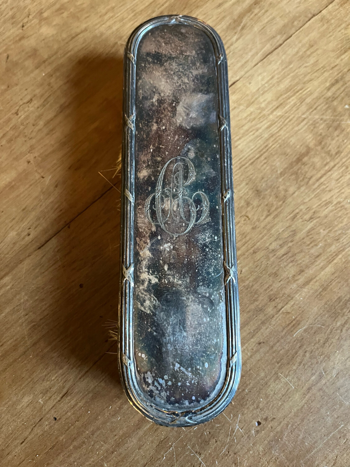 Brosse rectangle en métal  - 19 x 5 cm