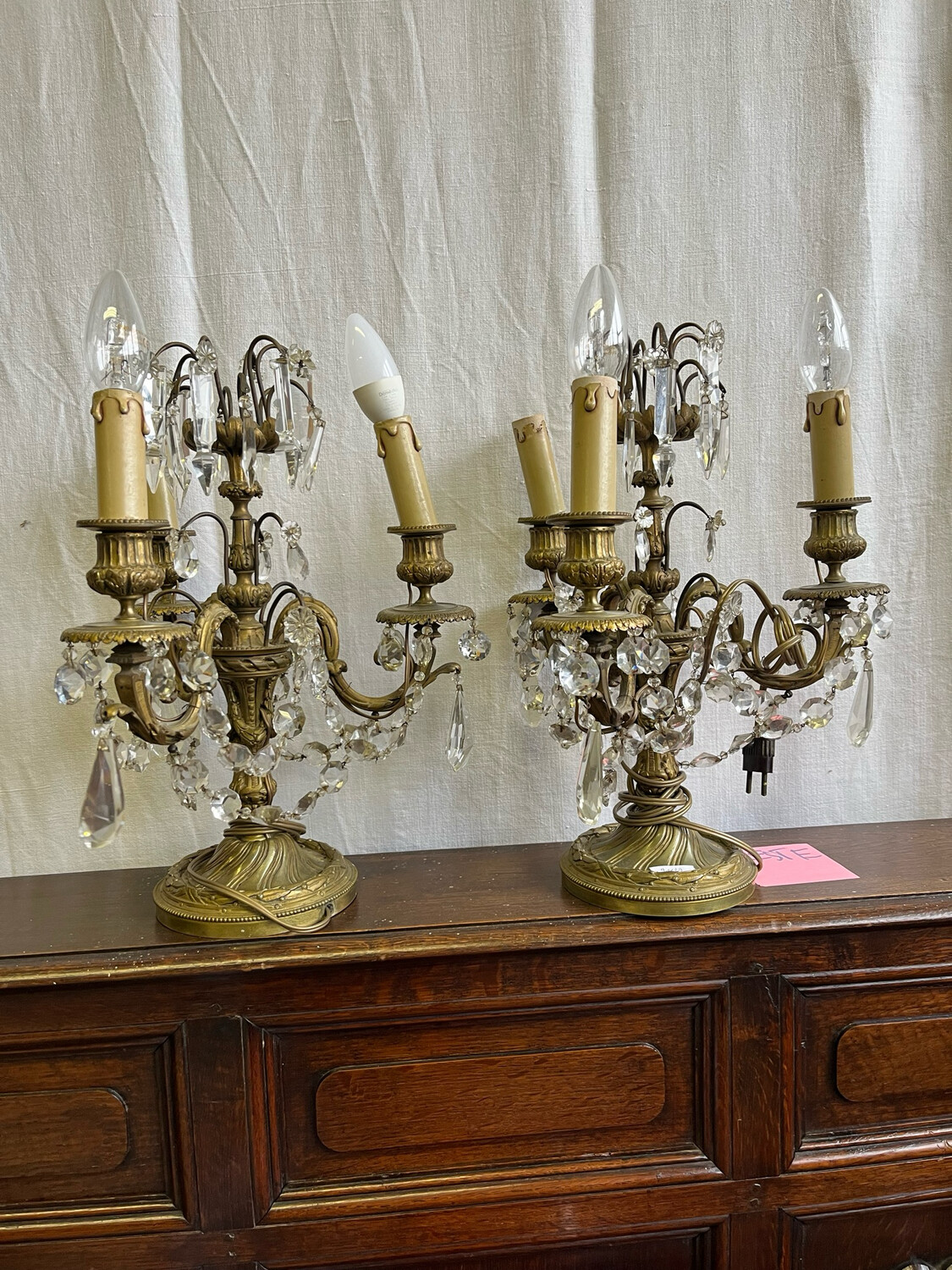 Paire de girandoles trois bras de lumière en bronze et verre . Fin XIXe