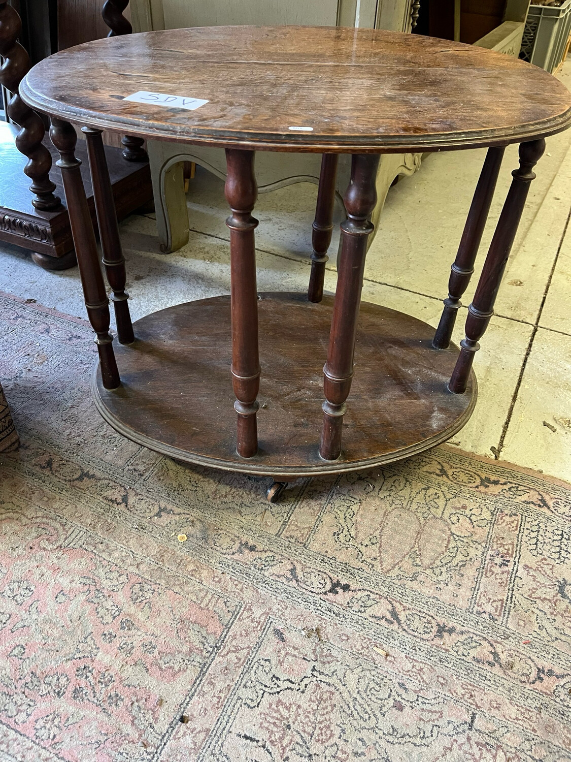 Petite table basse montée sur des roulettes - 62 x 46 x h 50 cm