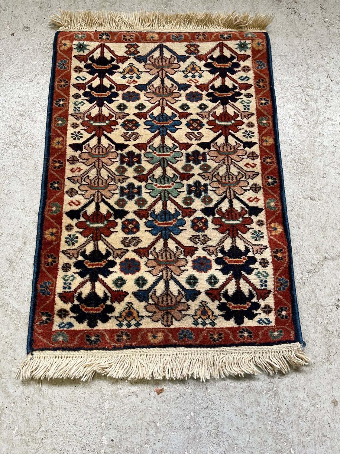 Tapis de prière Iraniens à décor végétal sur fond beige - 90 x 56 cm