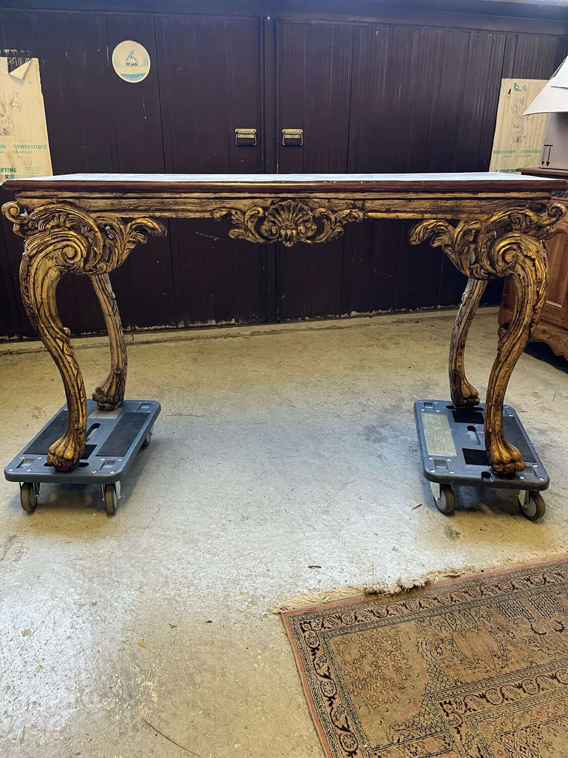 Console de style Louis XV en bois partiellement doré - 170 x 54 x 90 cm