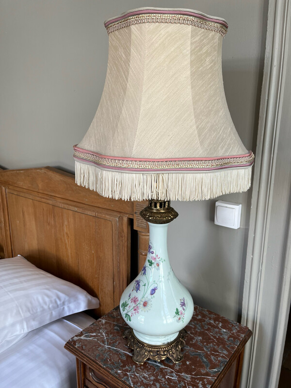Lampe porcelaine fleurie - H 72 cm