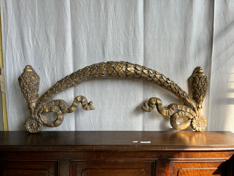 Fronton en bois doré - 83 x 30 cm