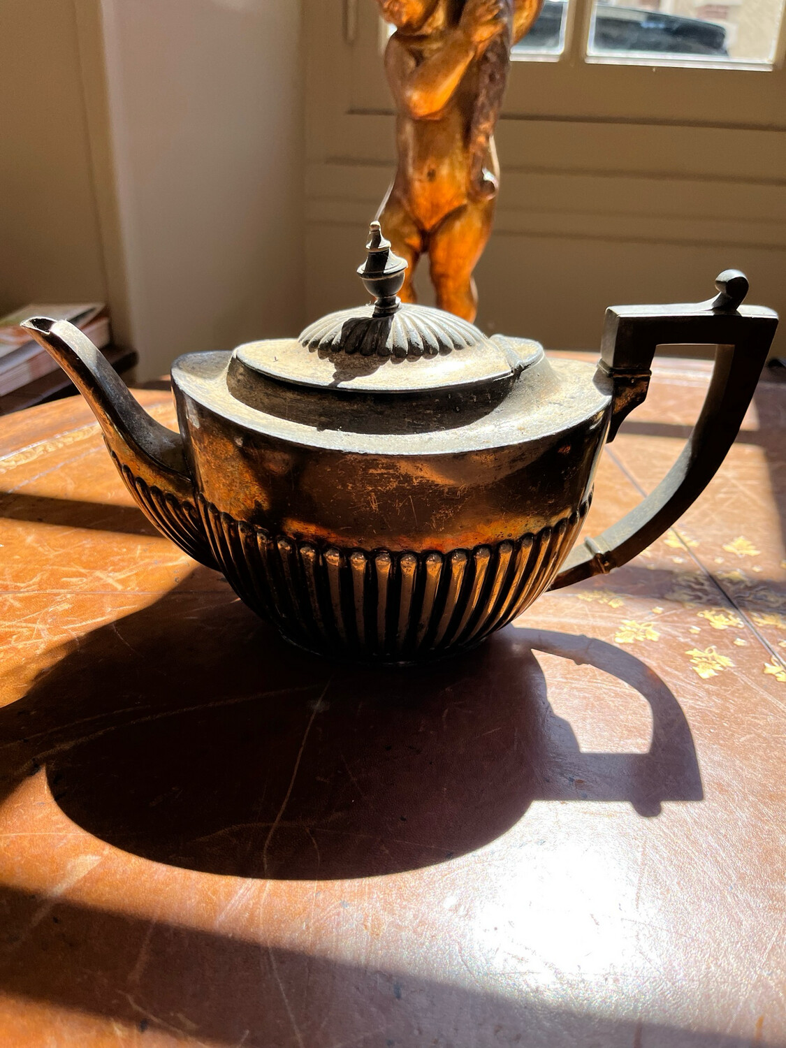 Ancienne théière en métal argenté - H 16 cm