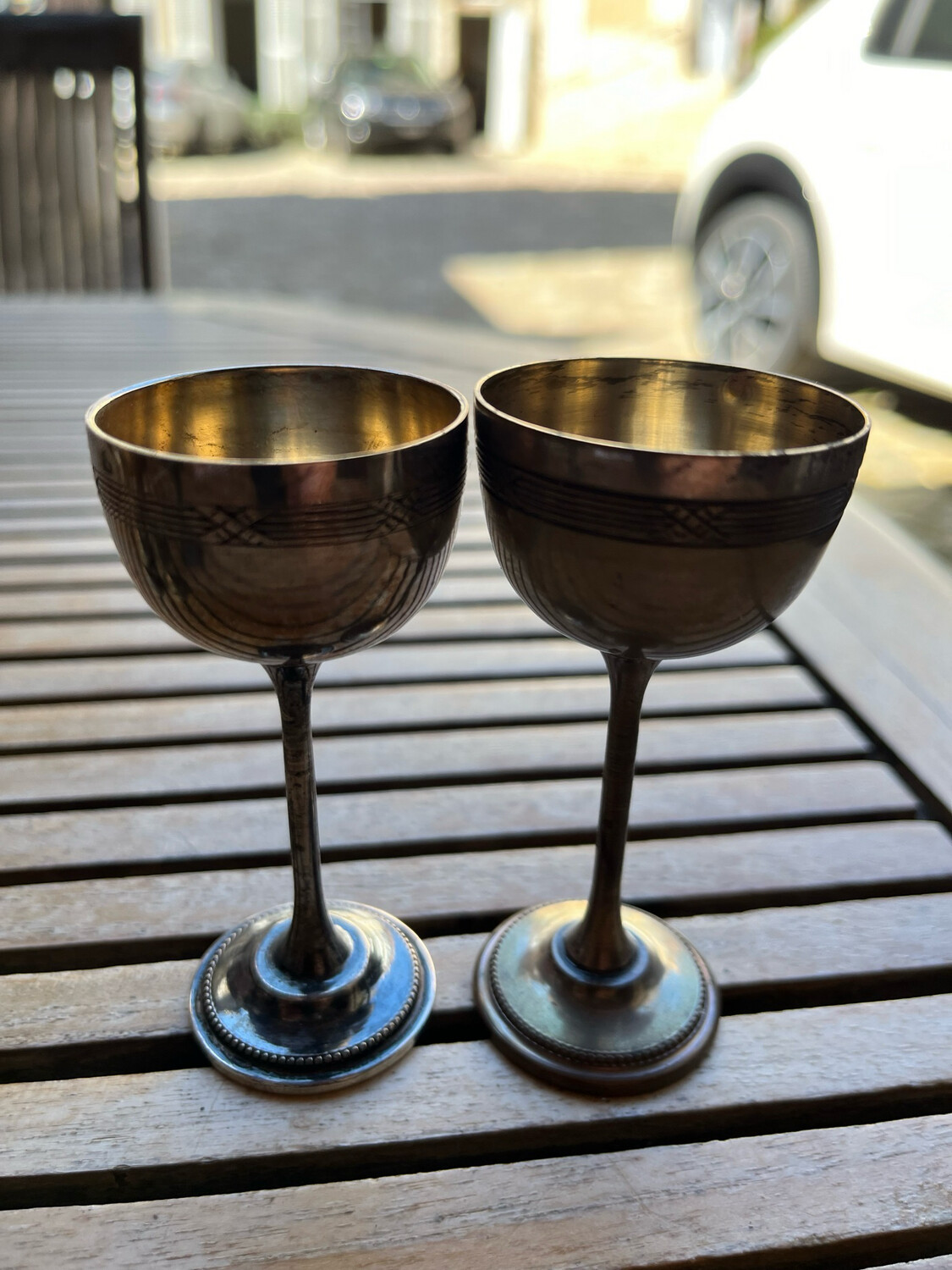 Ancien verre à pied en métal argenté - H 9 cm