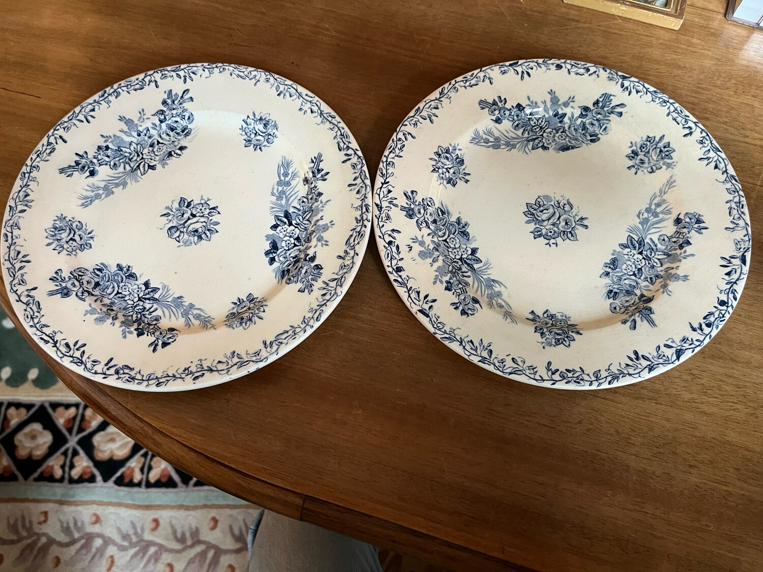 Paire d’assiette à décors floral bleu - diam. 24 cm