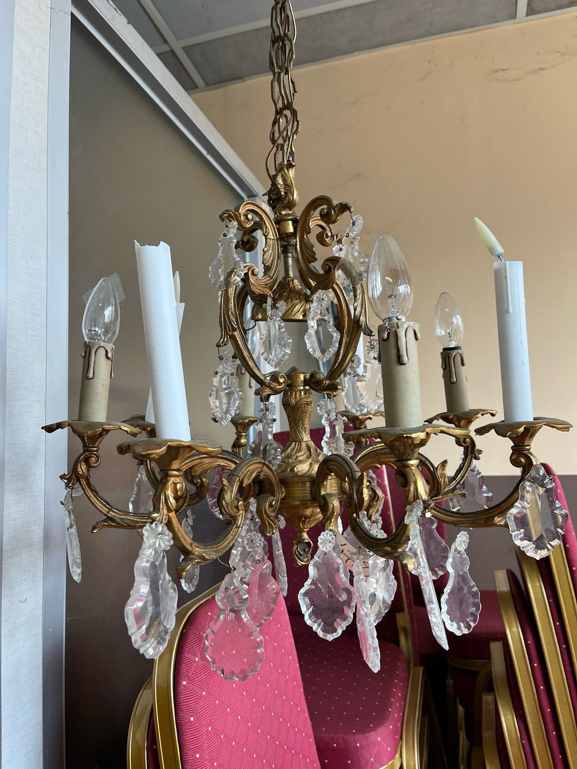 Lustre en bronze, 8 bras de lumière - H 70 cm environ