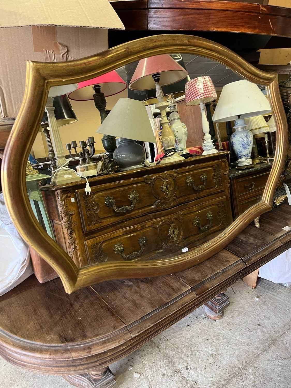 Miroir ovale en bois doré - 65 x 99 cm