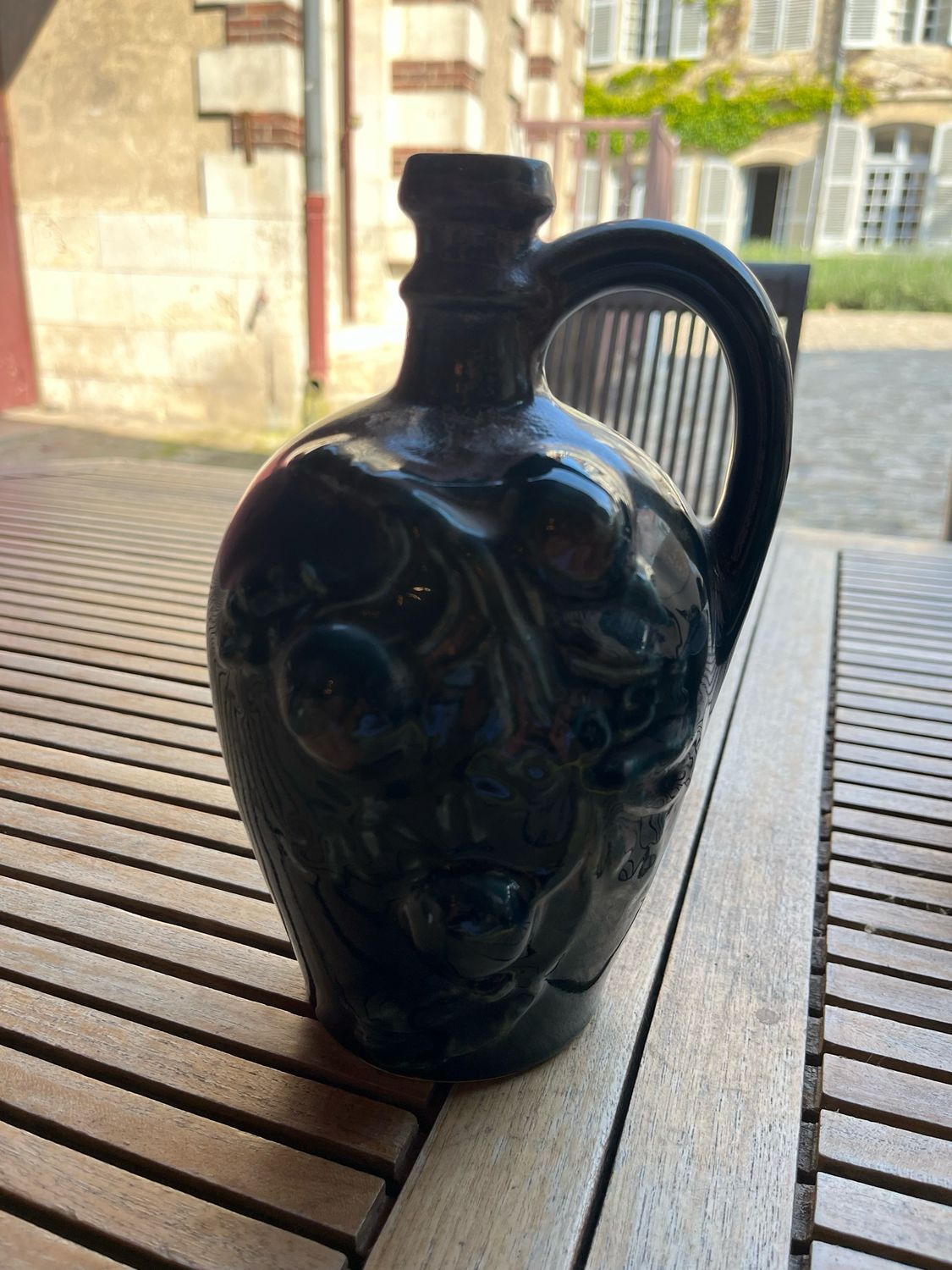 DENBAC, 434, cruchon en grès émaillé vert à décor en bas relief de pommes - H 23