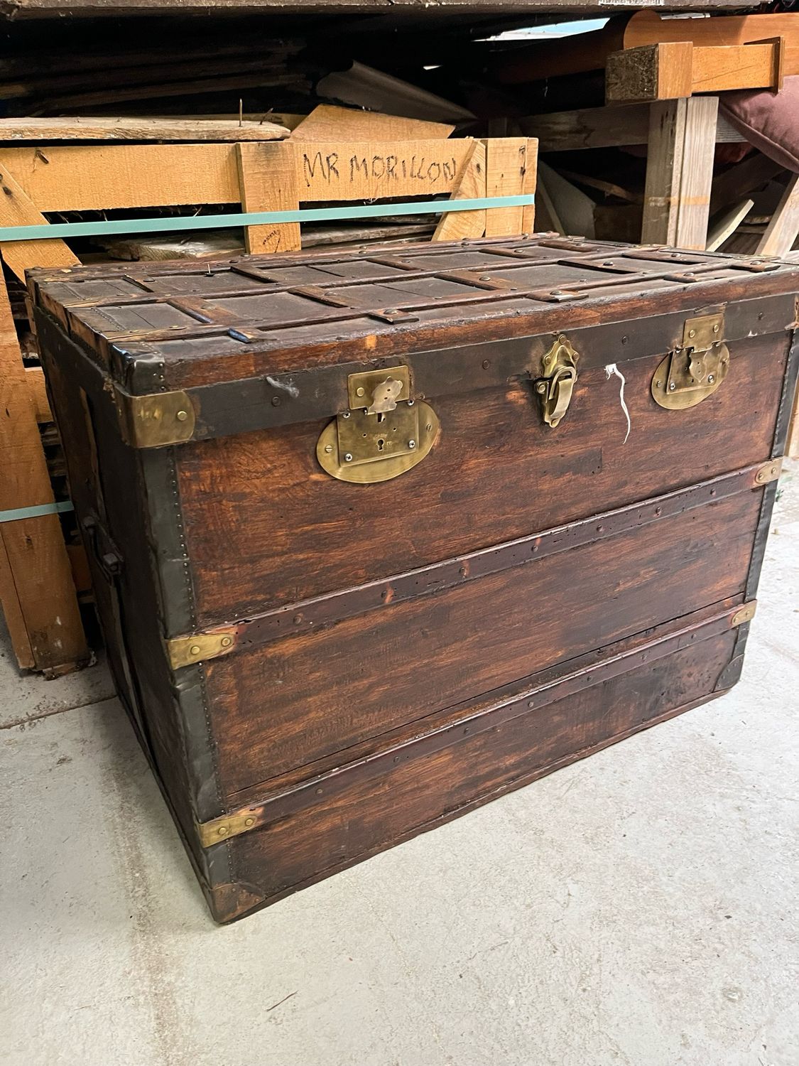 Malle de section rectangulaire à renfort de laiton - 50 x 80 x H60 cm