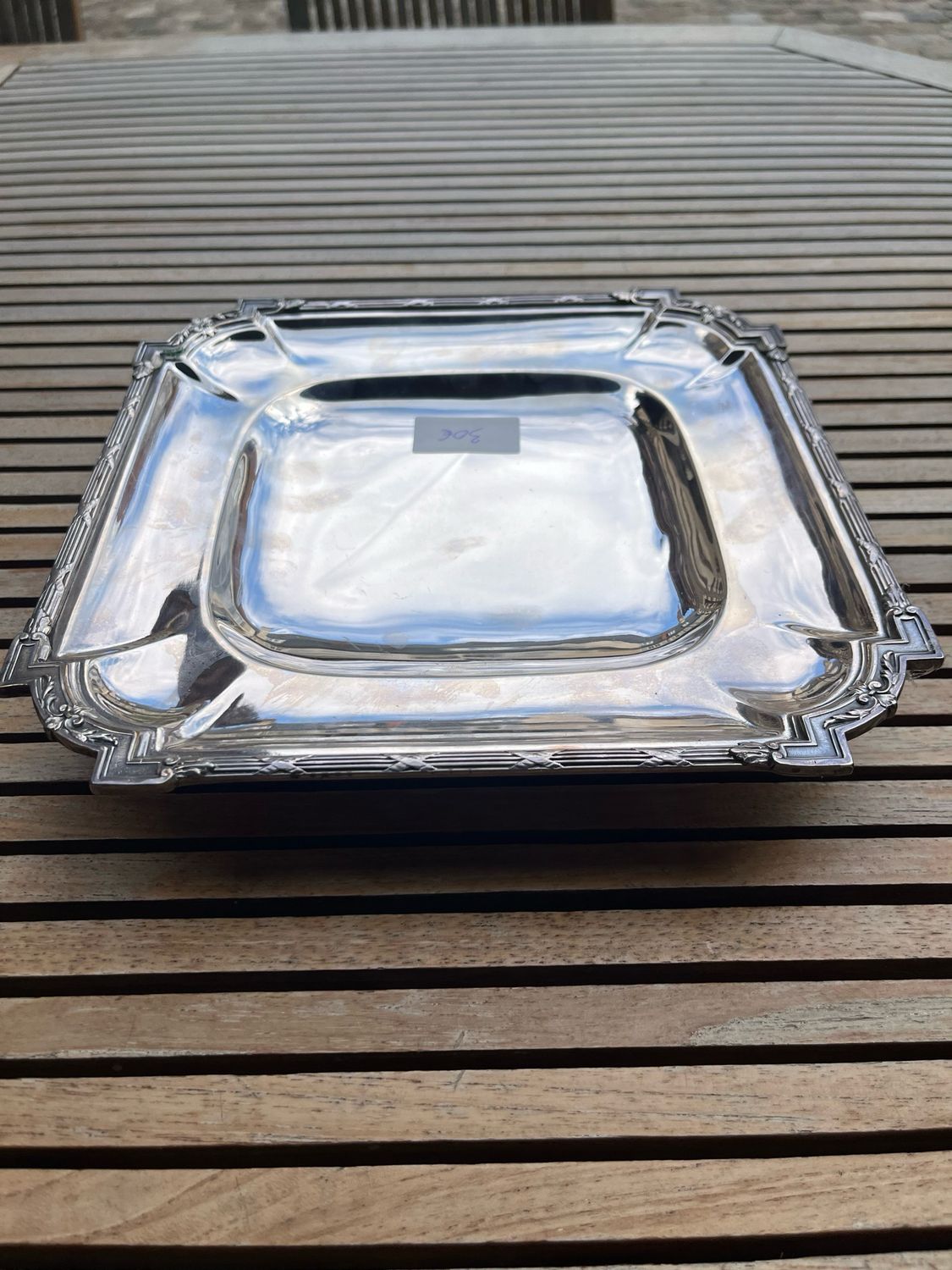 Plateau carré en métal argenté - 24 x 24 cm