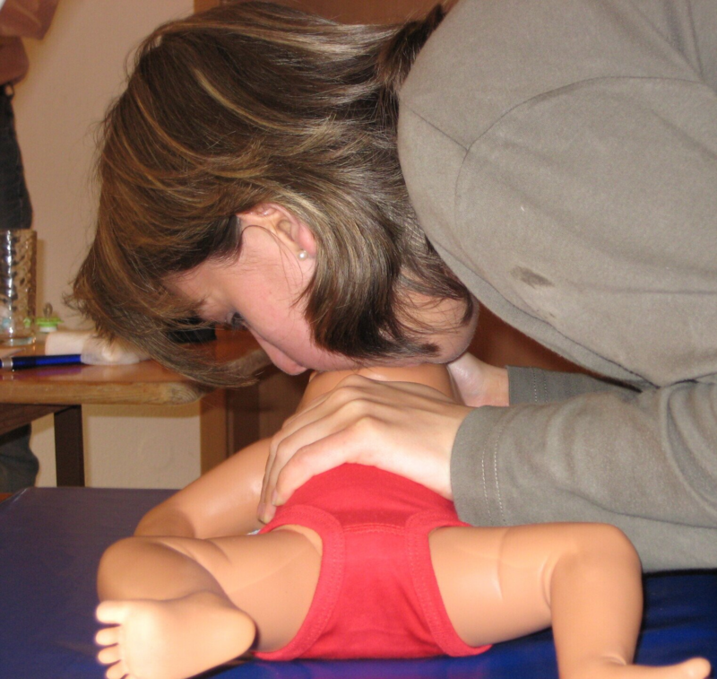 Sofortmaßnahmen bei Säuglings- & Kindernotfällen Sofortmaßnahmen bei Säuglings- & Kindernotfällen
