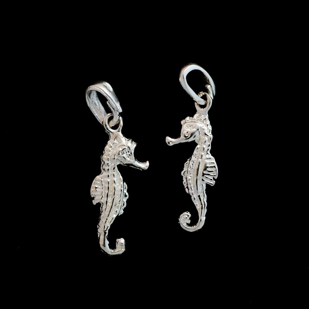 Sterling Silver Seahorse Pendant