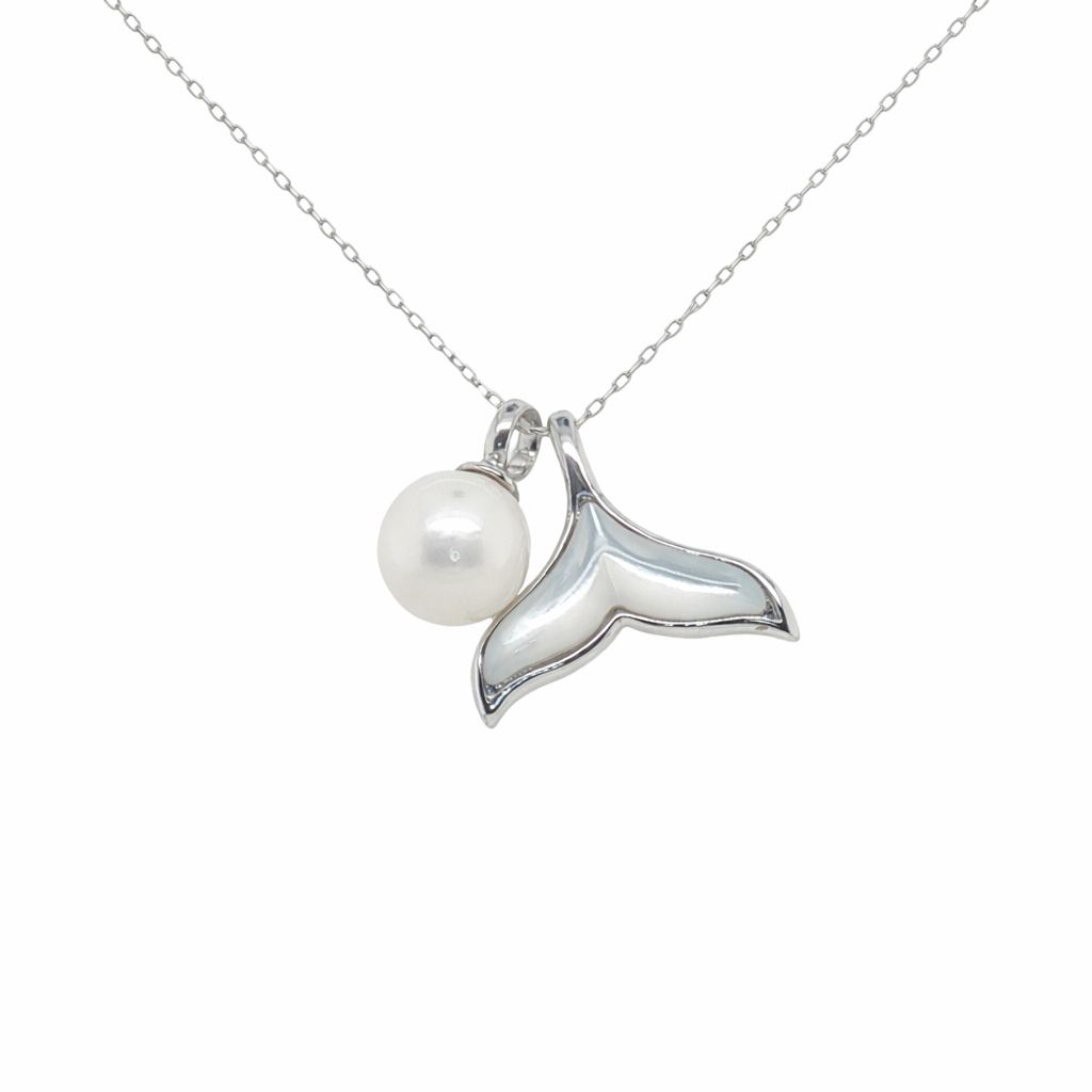 Tail And Pearl Necklace