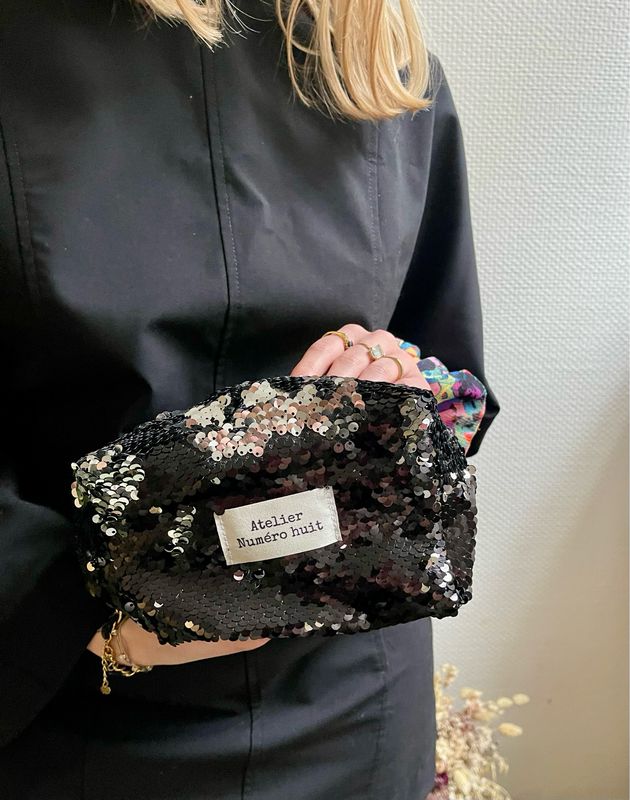 Trousse de toilette Laura - noire et argentée
