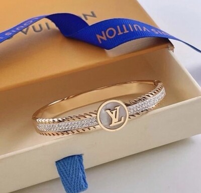 LV STAINLESS STEEL BANGLE