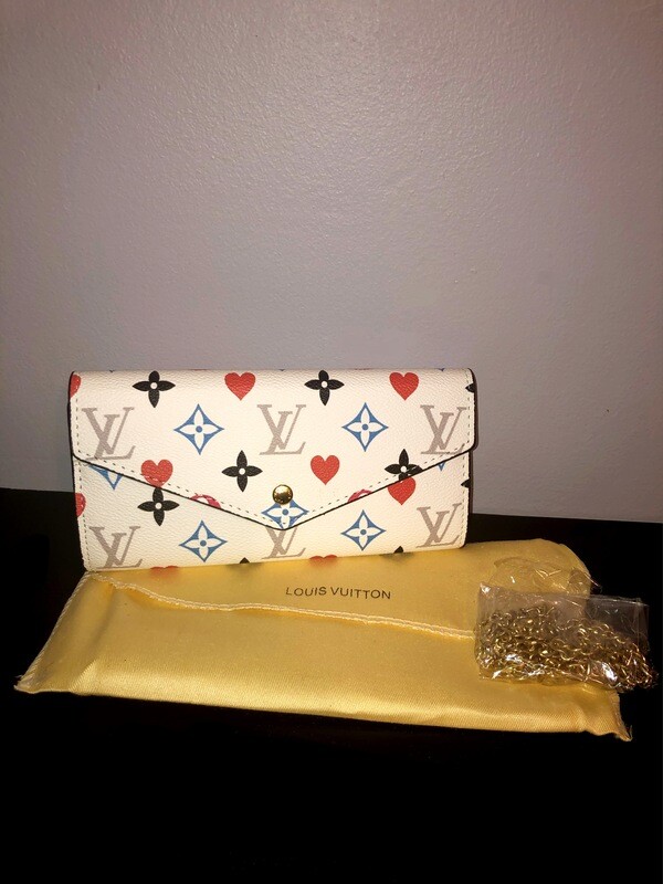 LV CROSS BODY PURSE