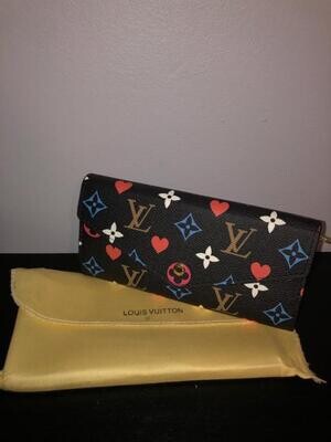 LV CROSS BODY PURSE