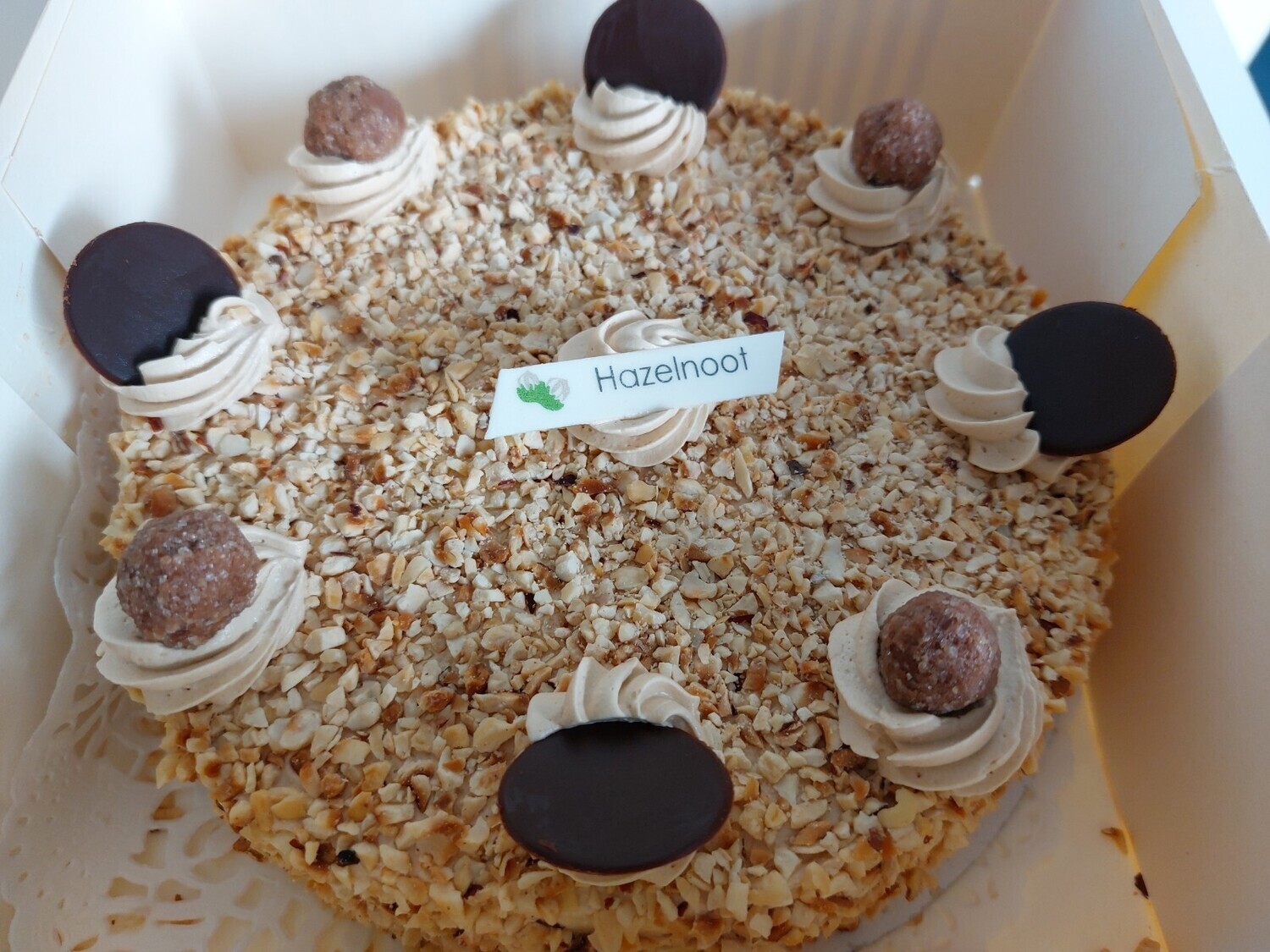 Hazelnoottaartje per doos  (Berentsen uit Driel)