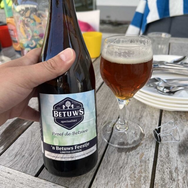 &#39;n Betuws Feestje 75cl bier