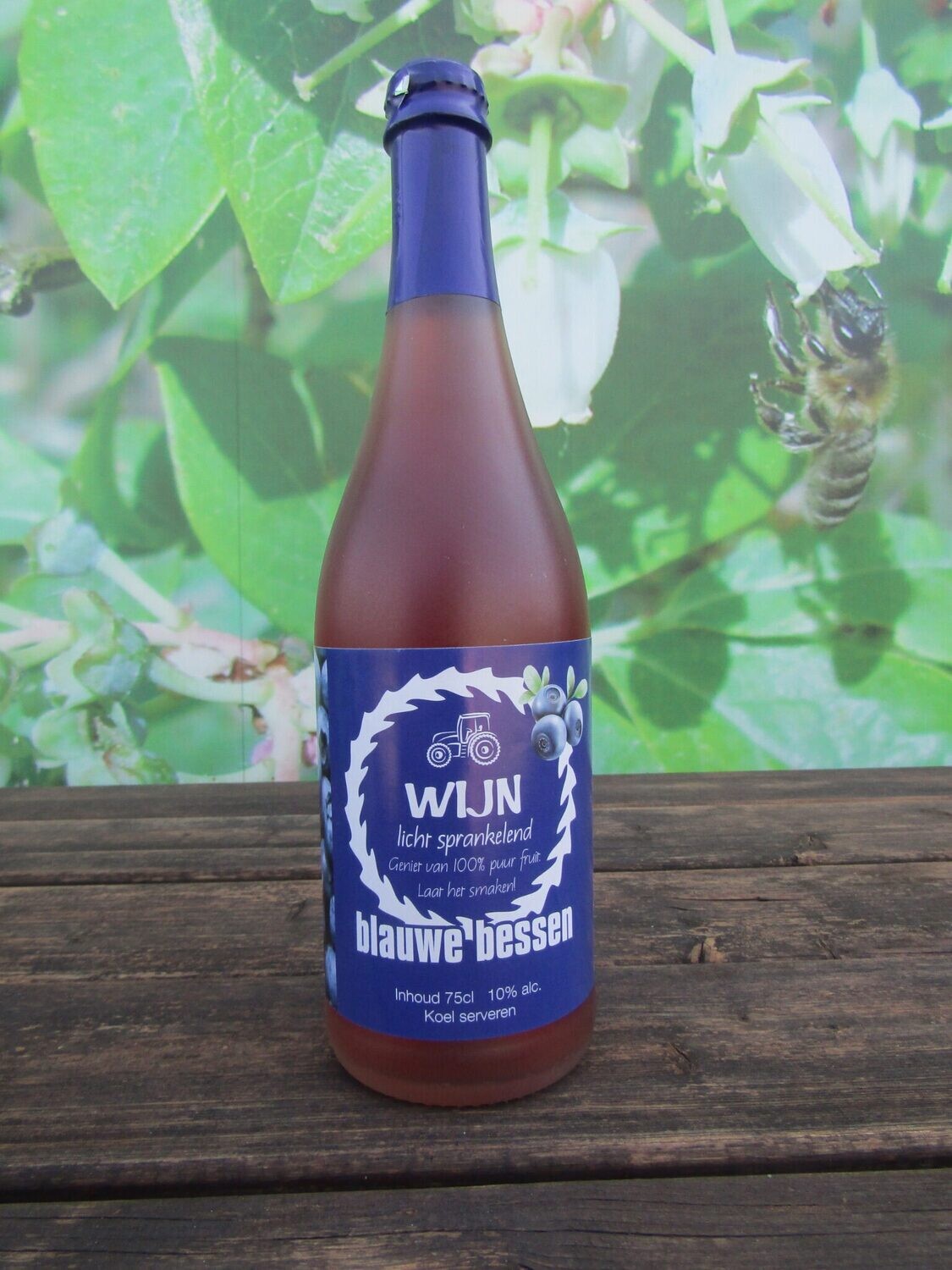 Sprankelende blauwe bessenwijn 75cl 10% alcohol (blauwebessenland.nl)