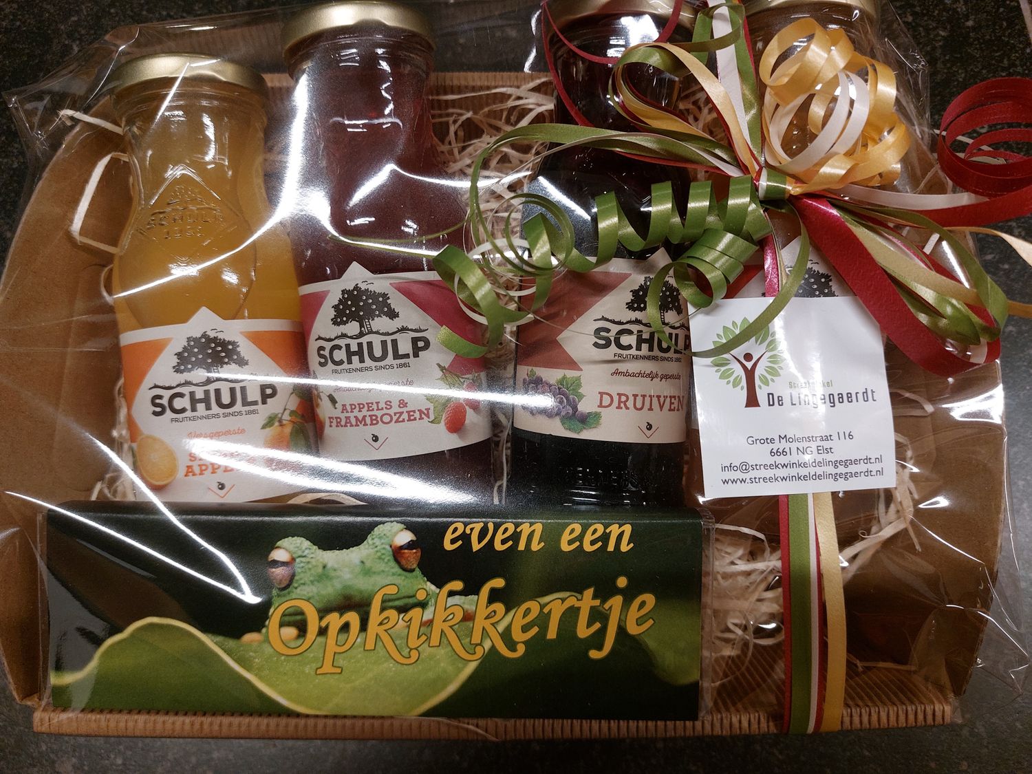 Cadeaupakket: 4 flesjes sappen (Schulp) + chocoladereep opkikkertje
