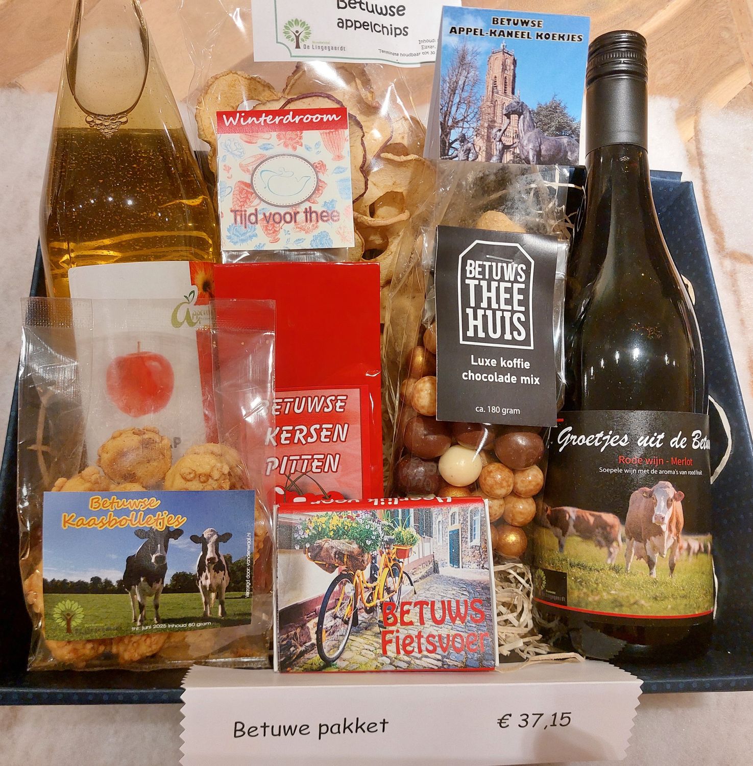 Cadeaupakket: Betuwe pakket (kerst)(Alleen in de winkel verkrijgbaar indien de producten nog op voorraad zijn)