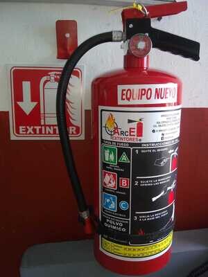 Extintor  de Polvo Químico Seco 4.5Kg