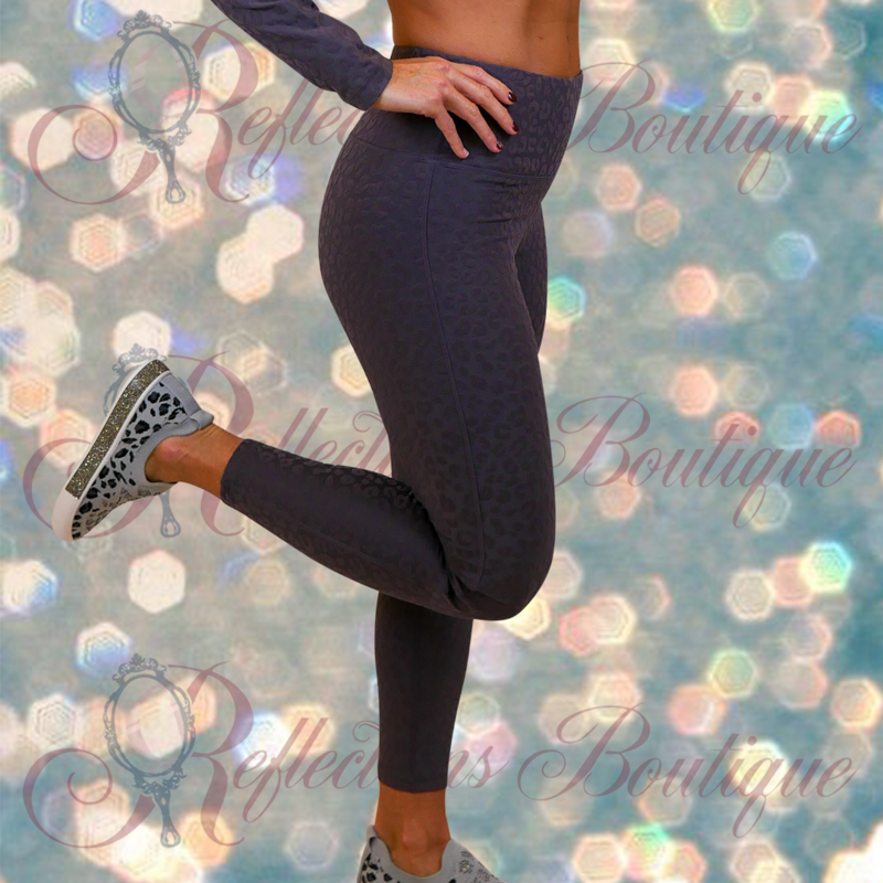 Mono B Textured Leopard Legging