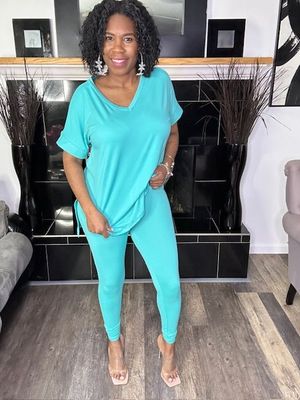 Chill Set V-Neck