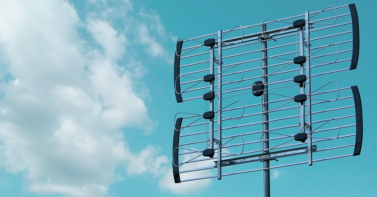 Sky Blue Antenna SB48, 8 Bay Hi-VHF/UHF TV Antenna, Fringe/Deep-Fringe, 5 Year Warranty