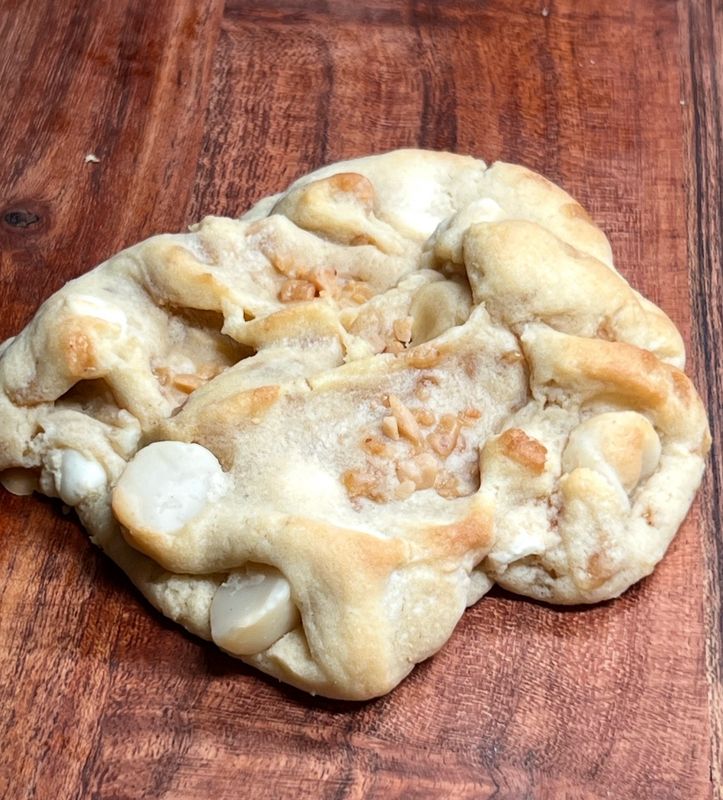 White Toffee Macadamia Nut