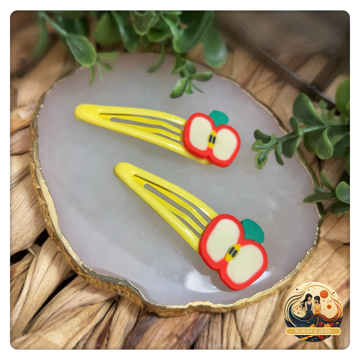 Apple 🍎 Clips (2 Pcs)