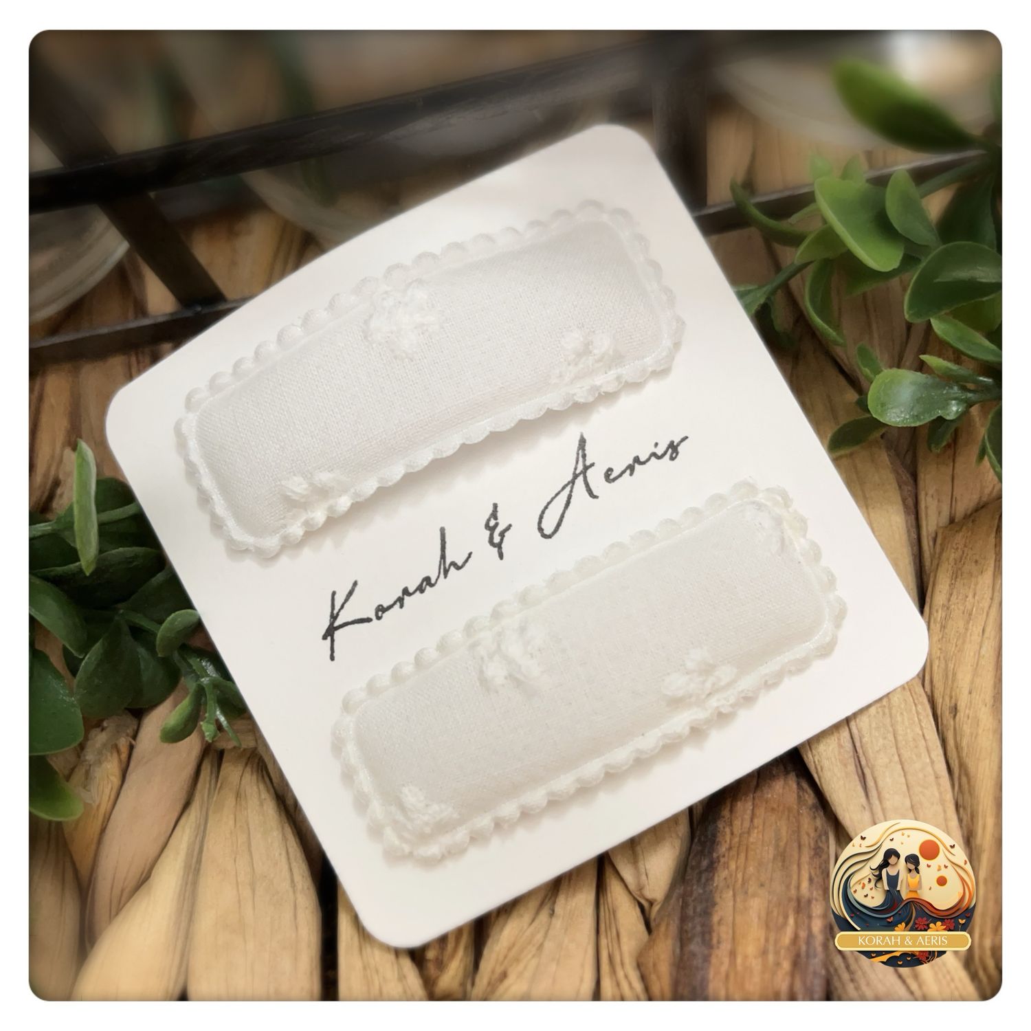 White Flower Snap Clips (2pcs)