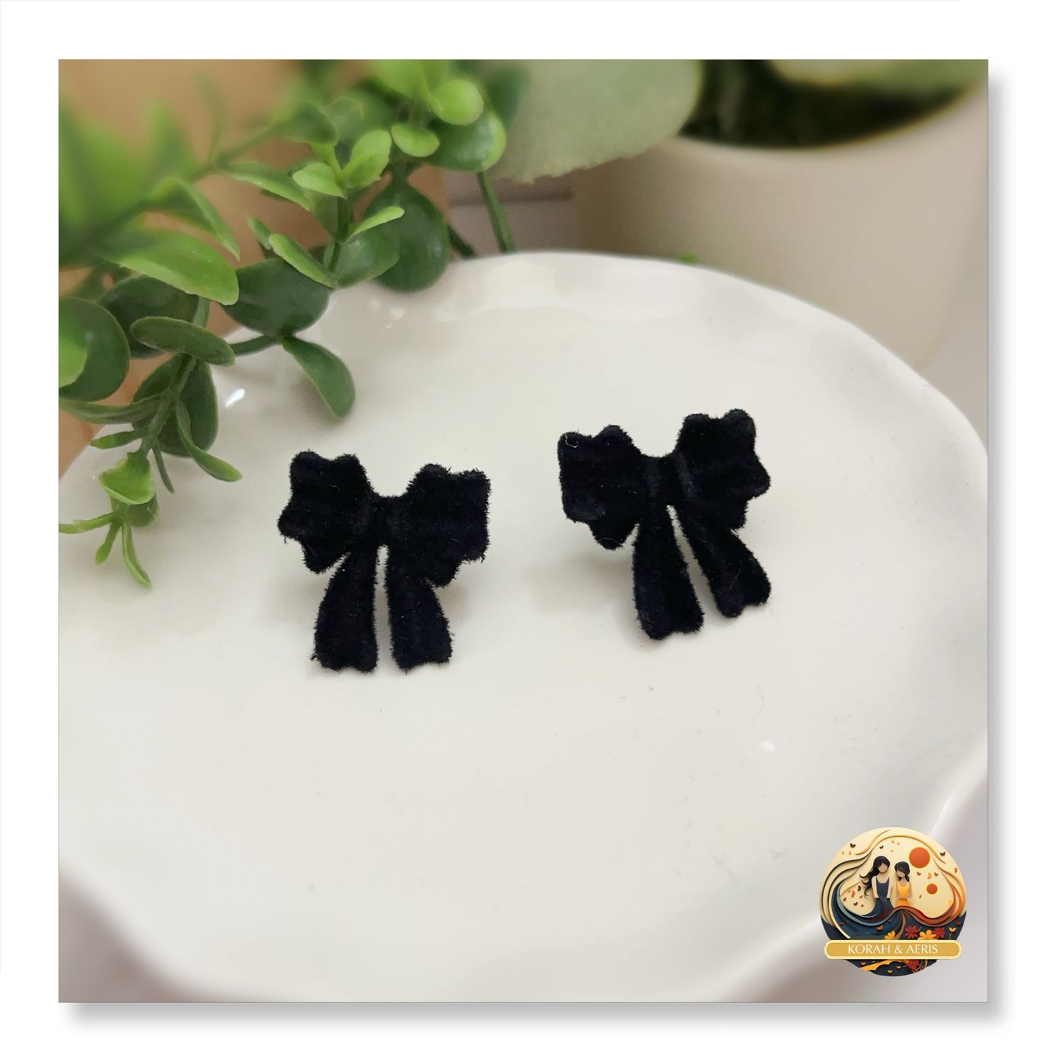Velvety Bow