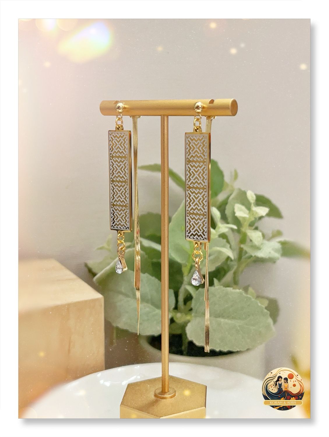 Pajnyiag (Hmong Inspired 18k)