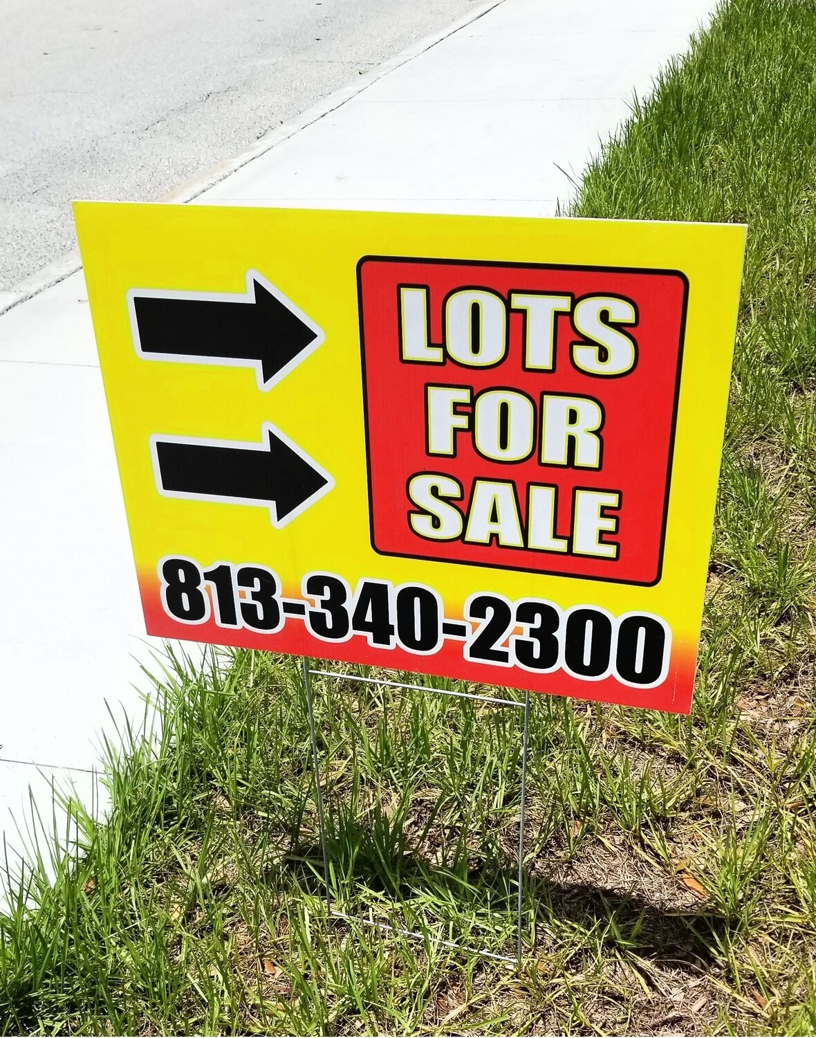 18 x 24 Fast Yard Signs / 2 SIDE / IN HANDS 3 - 4