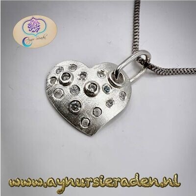 Hart hanger met zirkonia's