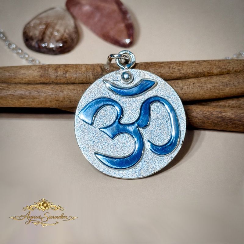 Om-hanger – zilveren spirituele hanger | Aynur Sieraden Zilveren Om-hanger van 925 sterling zilver – spiritueel sieraad | Aynur Sieraden