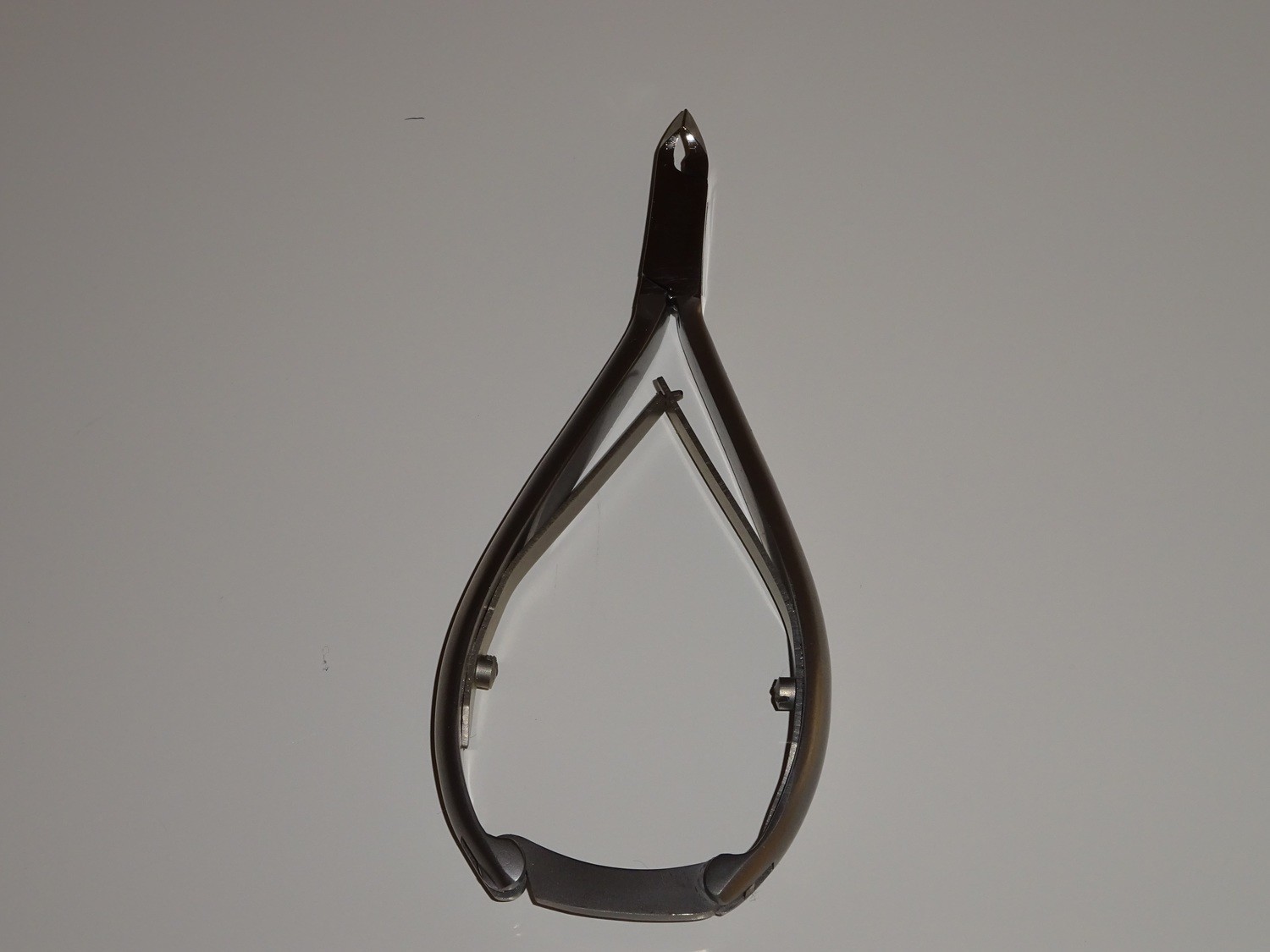 Nagelhautzange mit Sperre, 10.5 cm Nagelhautzange mit Sperre, 10.5 cm