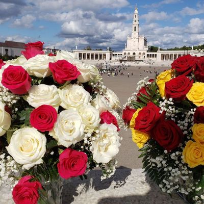 Send Roses to Our Lady of Fatima