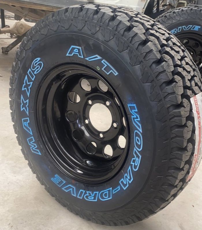 5 Llantas Suzuki Samurai hierro ensanchadas