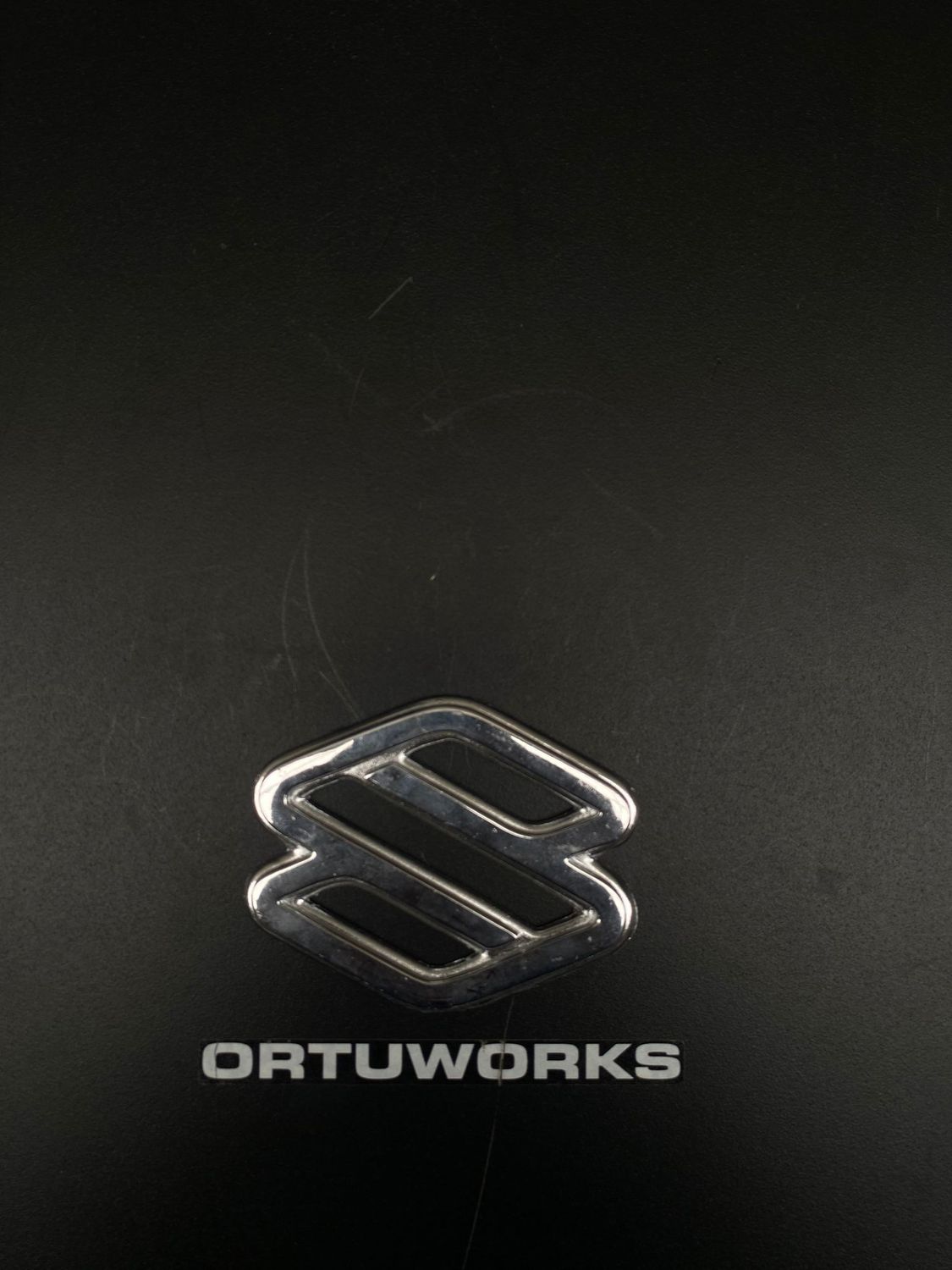 Emblema de parrilla frontal SJ410, SJ413