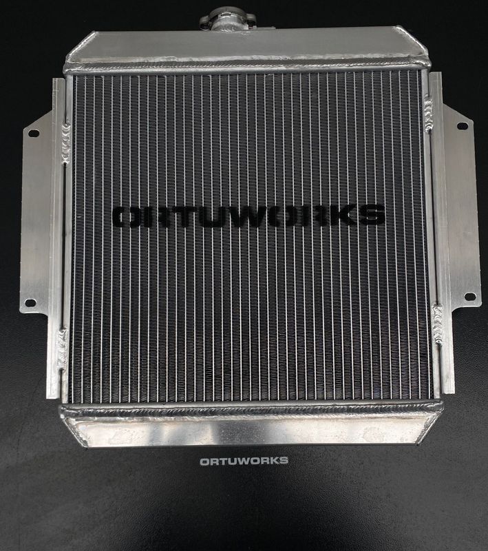 Radiador Aluminio Suzuki Samurai / Santana alto Rendimiento (046)
