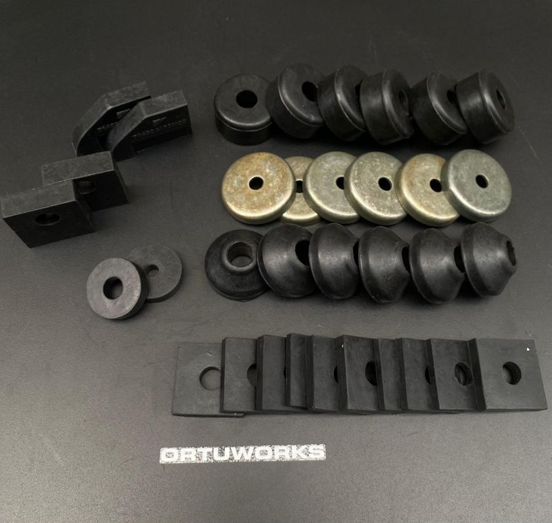 Kit SILENTBLOCKS CARROCERÍA para Suzuki Samurai / Santana (104)