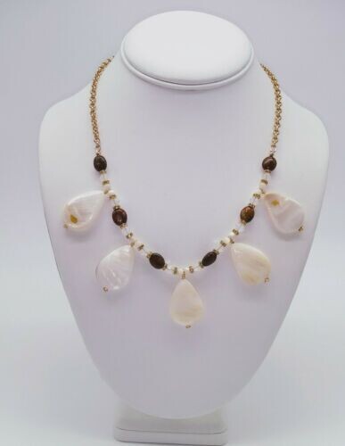 Natural Shell White Agate Opal Crystal Necklace