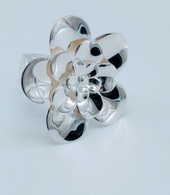 STERLING SILVER ITALIAN MADE BOLD FLOWER STATEMENT RING