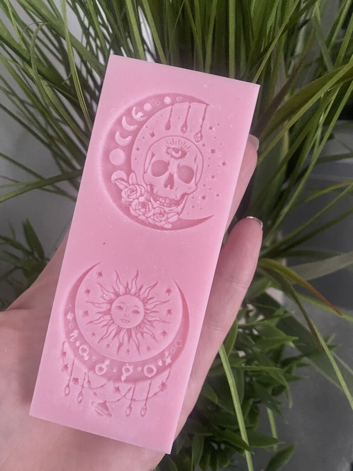 Mystic Skull Snap Bar Mould