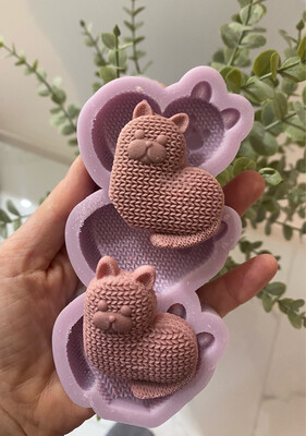 Knitted Heart Kittens