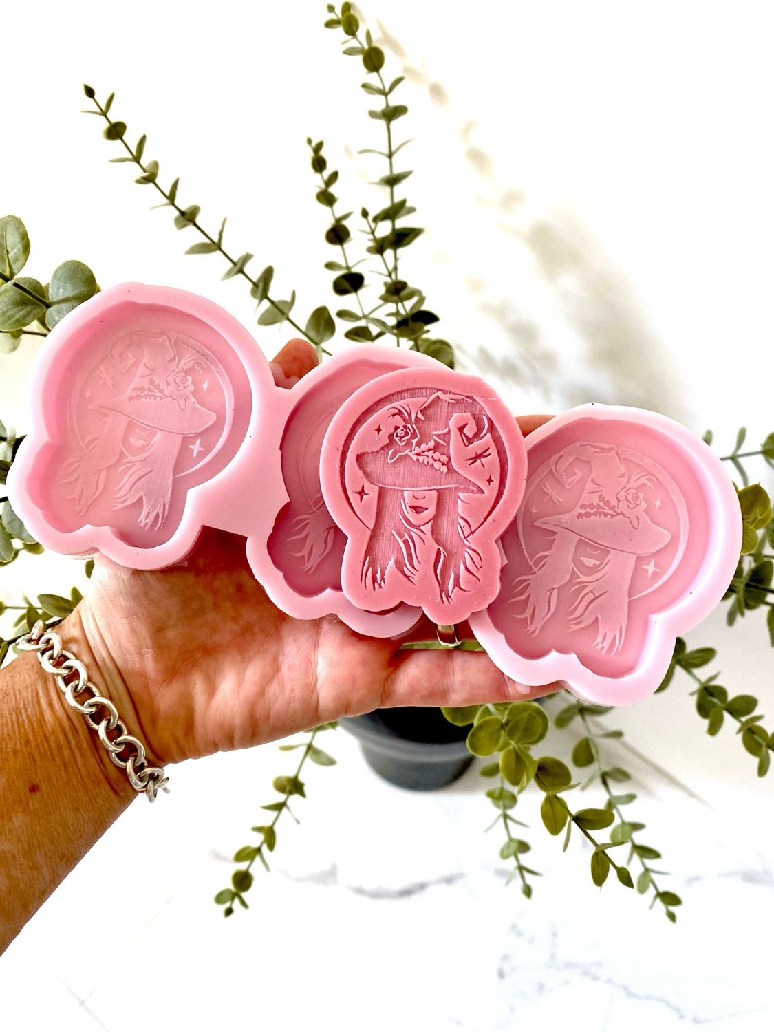 Tripe Witch Mold